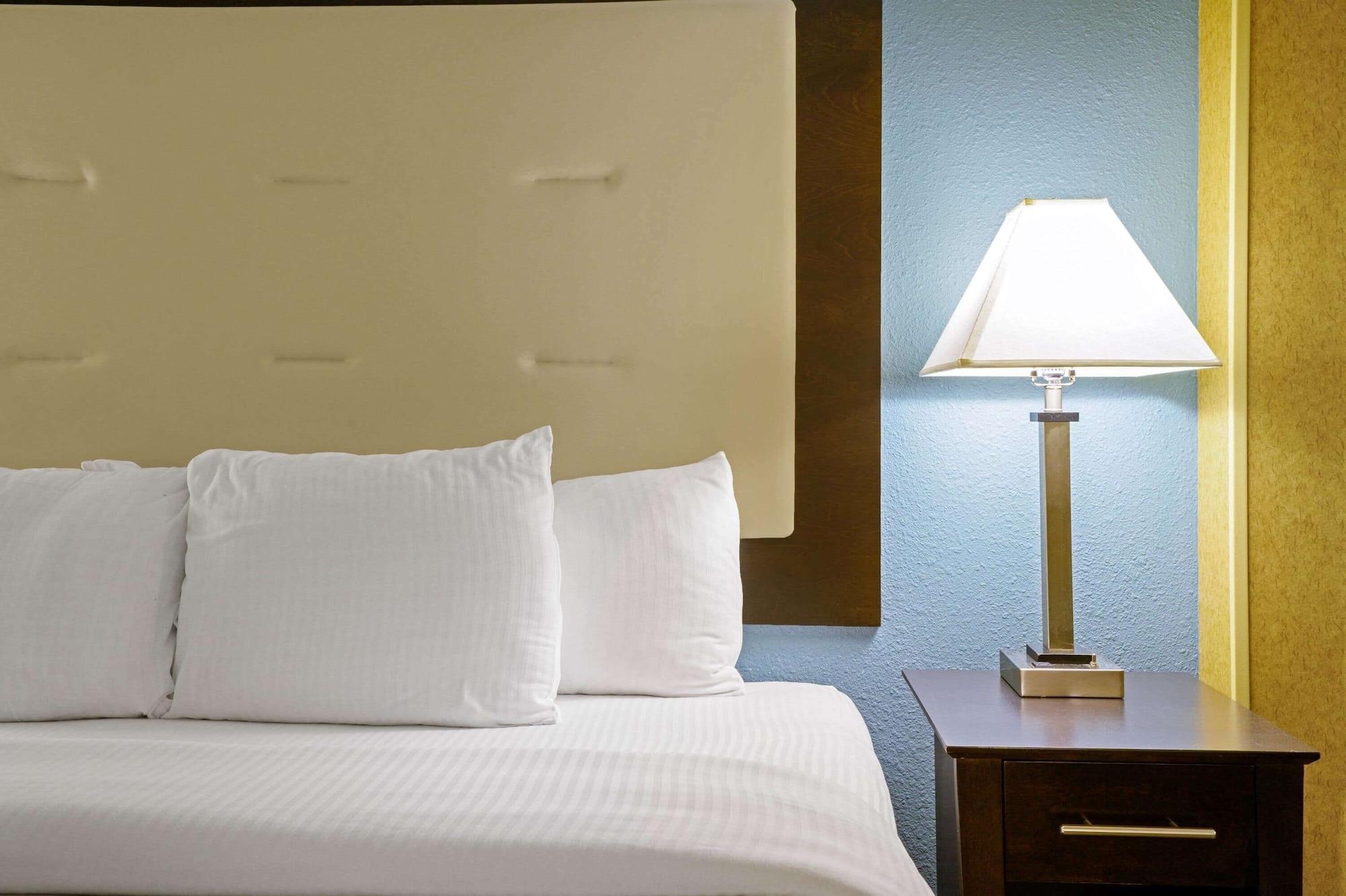 La Quinta Inn By Wyndham Columbia Se Fort Jackson Exteriér fotografie