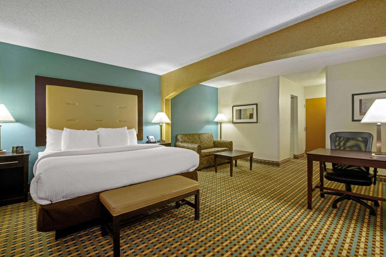 La Quinta Inn By Wyndham Columbia Se Fort Jackson Exteriér fotografie