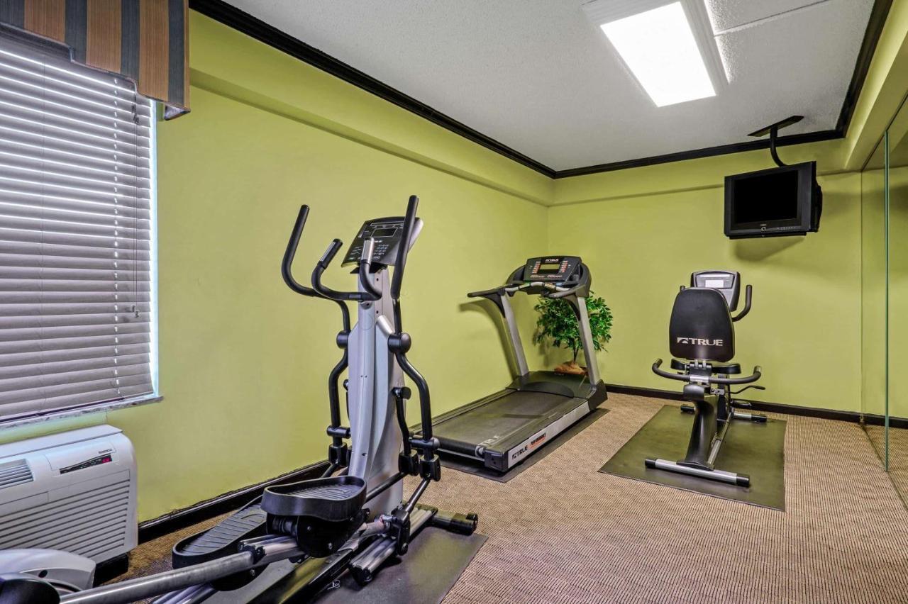 La Quinta Inn By Wyndham Columbia Se Fort Jackson Exteriér fotografie